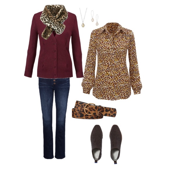 📸 Catch Cardigan CAbi - Picture 4 of 11